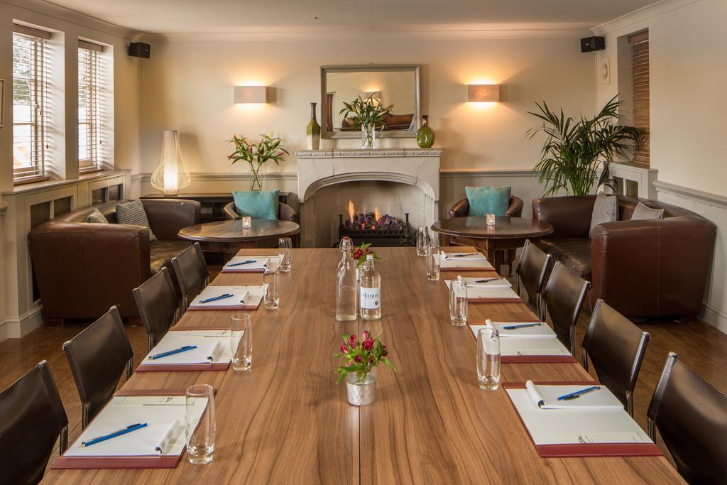 The Chequers Inn بيكونزفيلد المظهر الخارجي الصورة